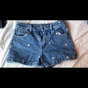 PACSUN Raining Daisy Denim Mom Shorts Size 25